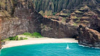 A look at Honopu Beach